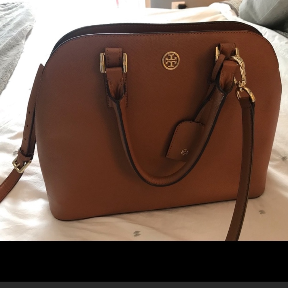 Bundle Tory Burch big tote.